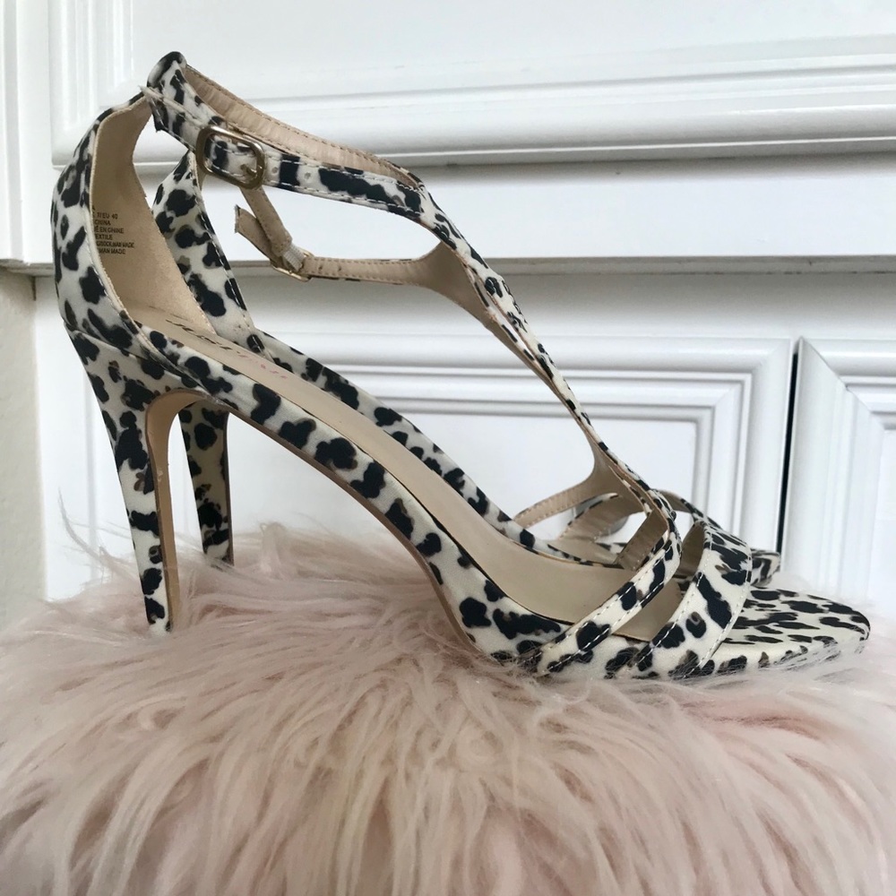 👡 JustFab Strappy Leopard Heels🐆
